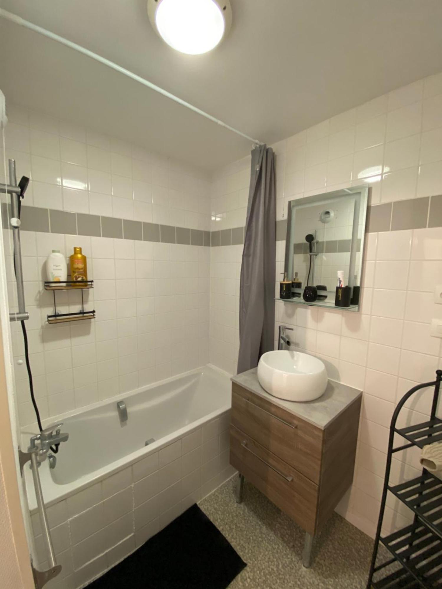 Appartement Spacieux - 10' Gare Angers Kültér fotó